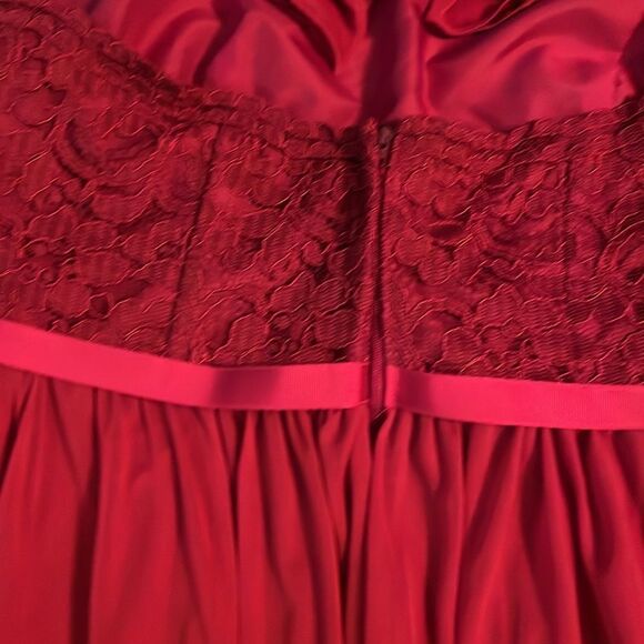 David’s Bridal Burgundy Lace Halter Bridesmaid Dress Size 14 Wedding Guest - Picture 5 of 10